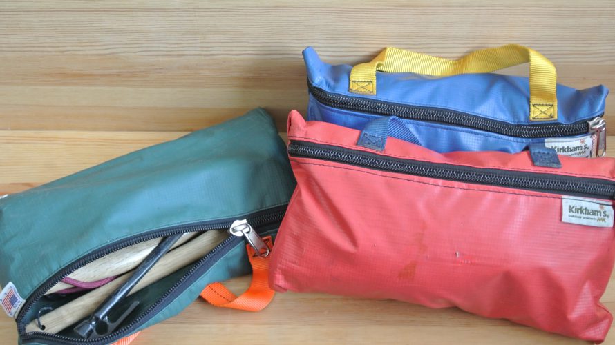 キャンプギアの収納、持ち運び考察 〜KIRKHAM’S ペグバッグ〜